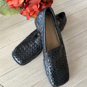 Apostrophe black loafers